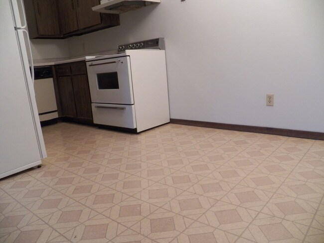 Photo - Large 2 bedroom! Move In Special!!