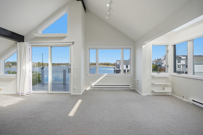 Photo - 205 Hillspoint Rd