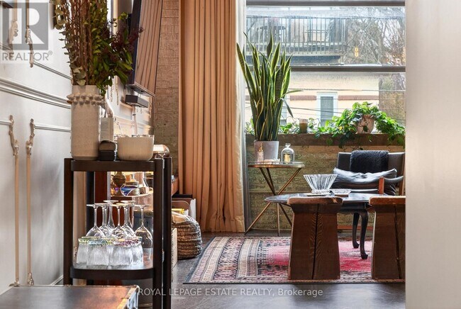 Photo - 365 Dundas St E Unité 216