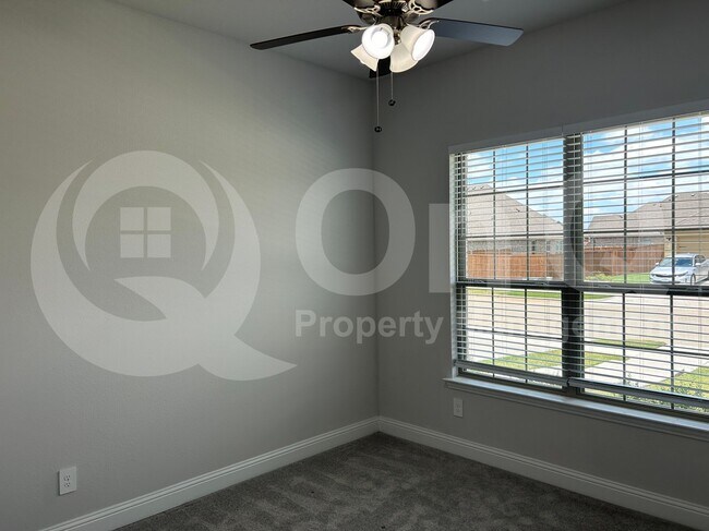 Photo - 533 Oleander Dr