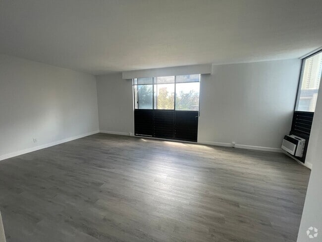 Building Photo - Salt Lake Condo with 2-Parking Unit Lakewood