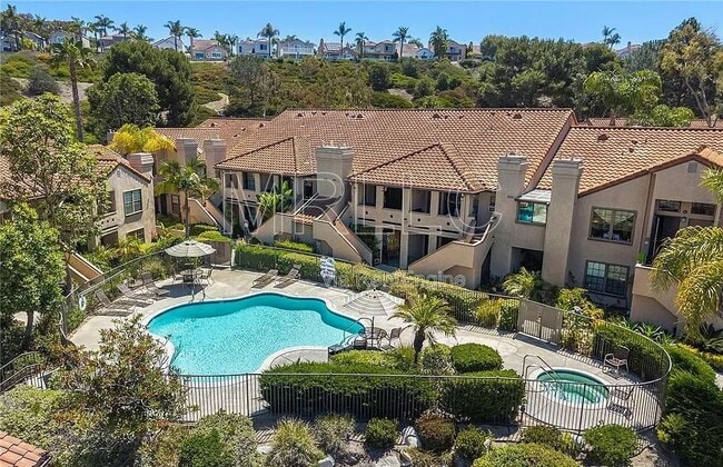 Building Photo - 1068 Calle Del Cerro Unit 1521