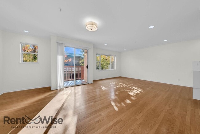 Photo - 734 Chestnut St