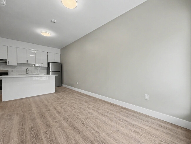 Photo - 199 Pine St Unit 6