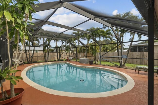 Photo - 991 SE Walters Terrace