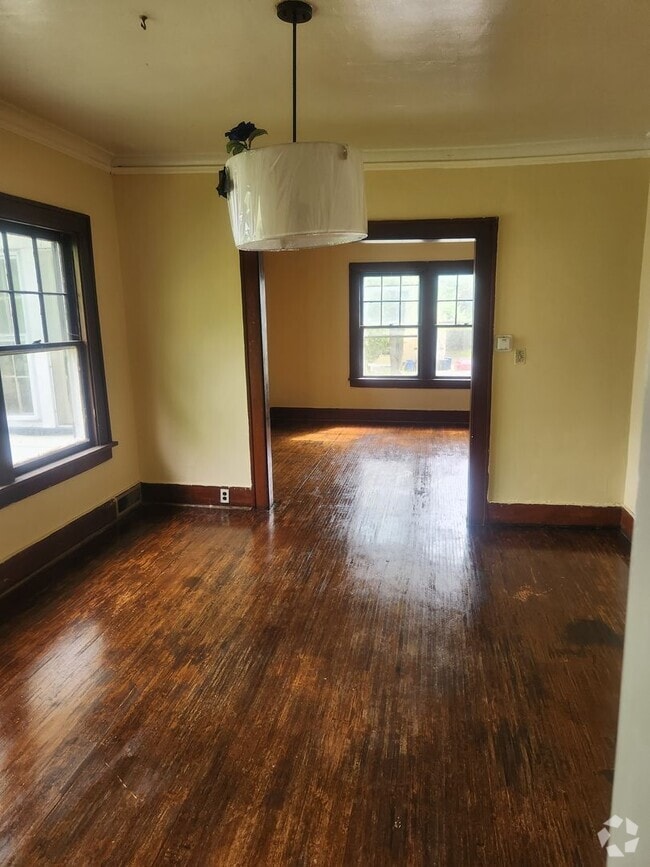 Building Photo - 39/41 Nye Park Unit 39 Nye Pk Rental