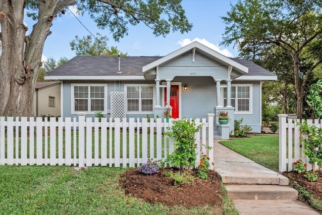 Photo - 603 Crockett St