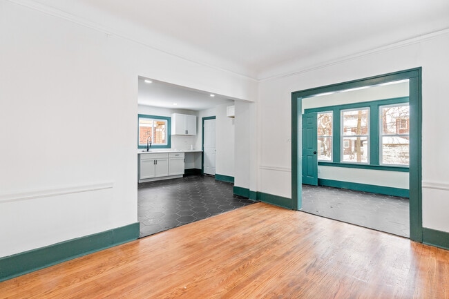 Photo - 4767 Sturtevant St