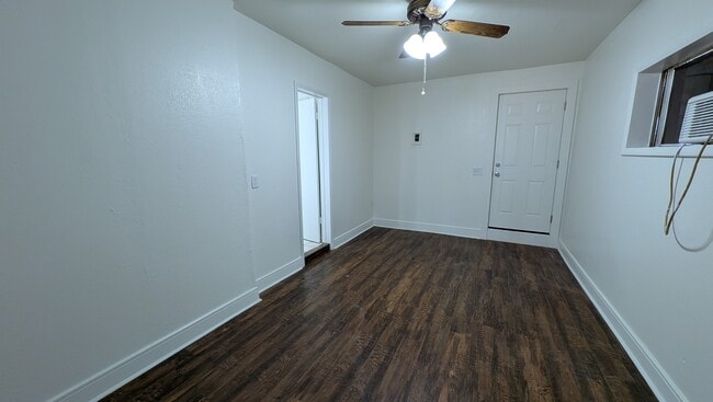 Photo - 317 1/2 W Dill