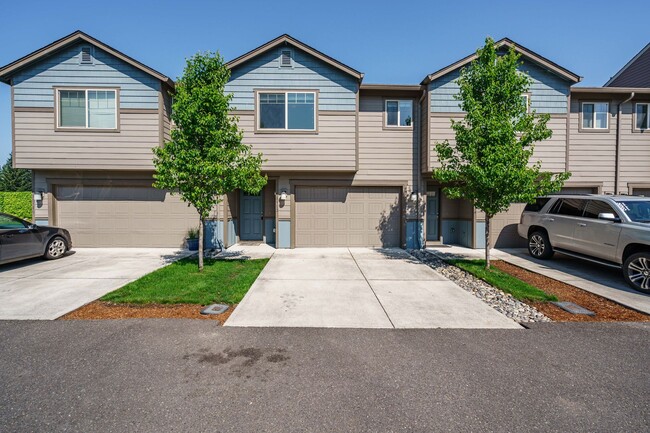 Photo - Easy I-205 Access - 3 Bedroom 2.5 Bath Townhouse