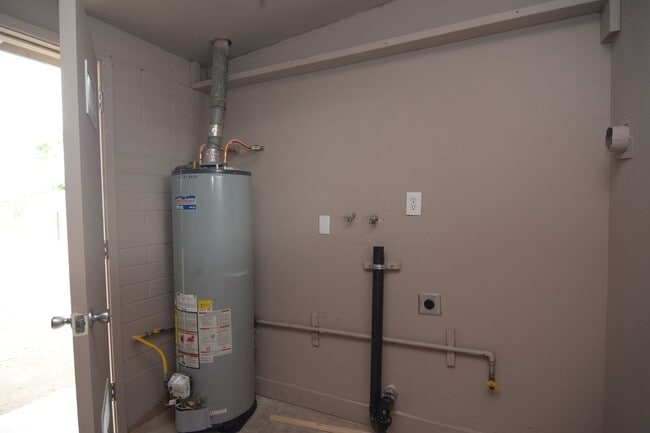 Photo - Charming 3 Bedroom 2 Bath Home! South Tucs...