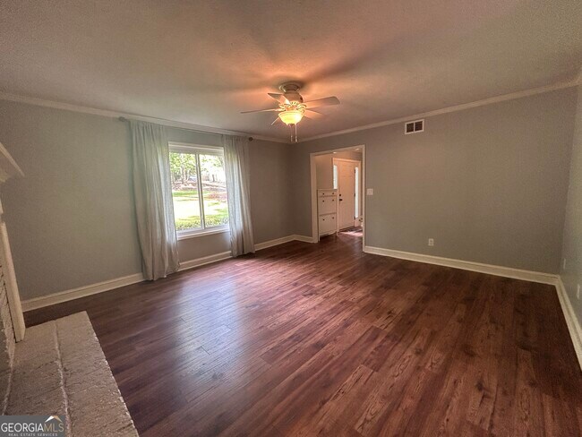 Photo - 102 Shawville Ln