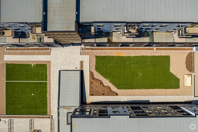 Courtyard - Courtyard 1 & 2 At Bayers & Young