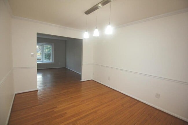 Photo - 9944 Murnane St