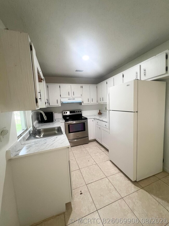 Photo - 1348 Riverside Cir