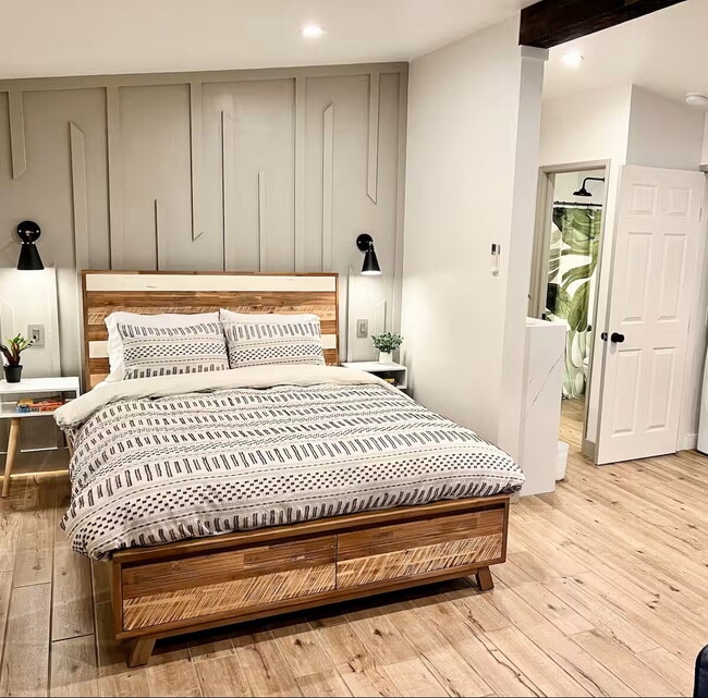 Building Photo - Turn Key North Clairemont Studio | Vaulted Ceilings & Private Patio Unit A