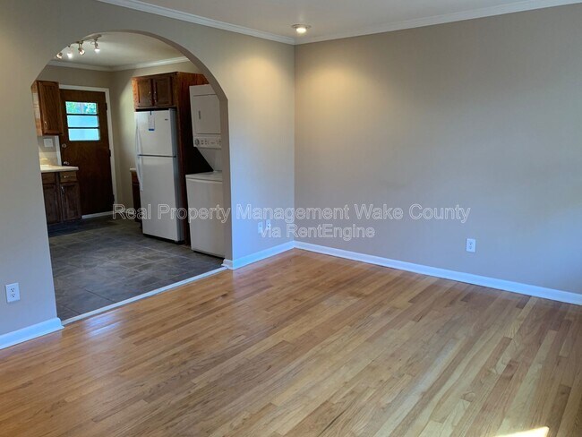 Photo - 806 Chamberlain St