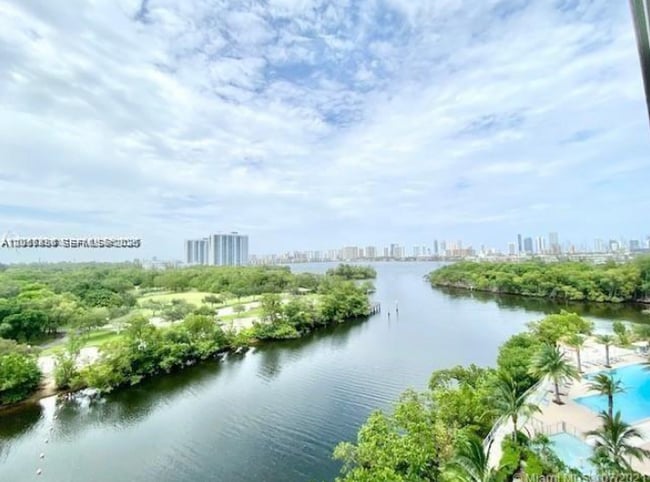 Photo - 16385 Biscayne Blvd