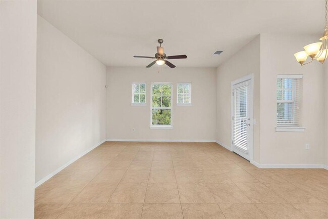 Photo - 3900 Threadgill St