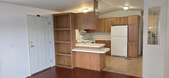 Photo - In Town Convenience House