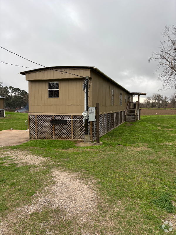 Building Photo - 103 Spur Rental