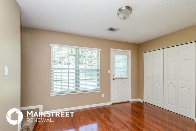 Photo - 4012 Meadow Glen Way