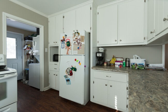 Photo - 3 Br home minutes away from campus!