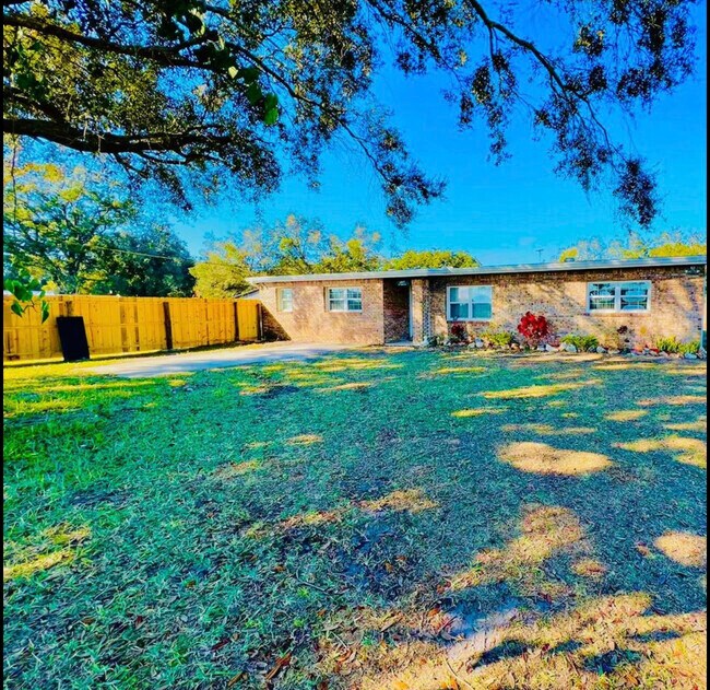 Photo - 1817 Demastus Ln