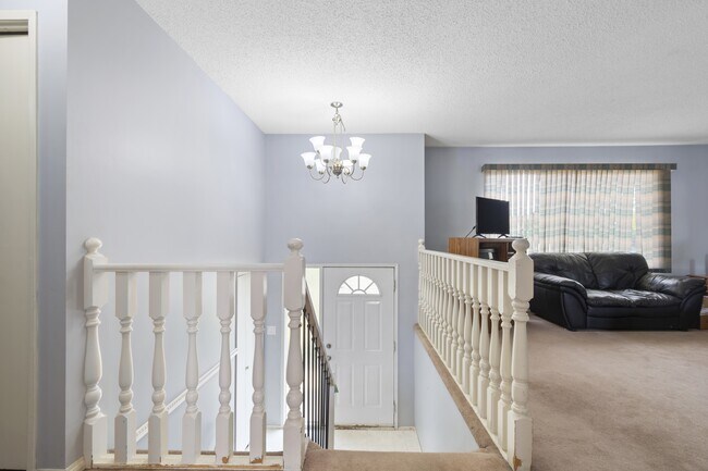 Photo - 9451-65ave 65 Ave