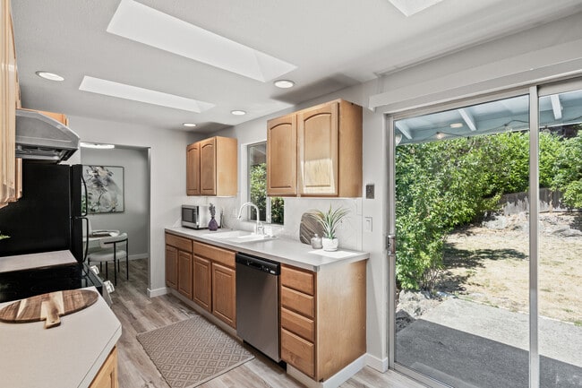 Photo - 13726 SE 24th St