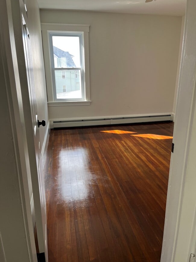 Photo - 49 Middlesex St