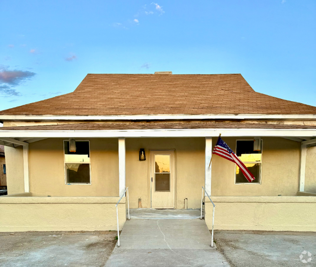 Building Photo - 908 Texas Ave Unit A Rental