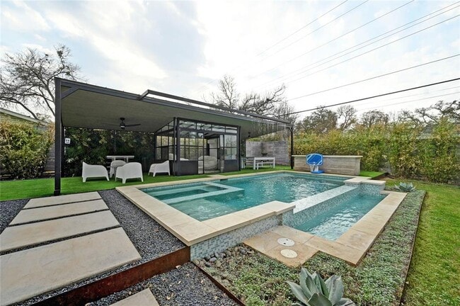 Photo - 308 Briarwood Trail