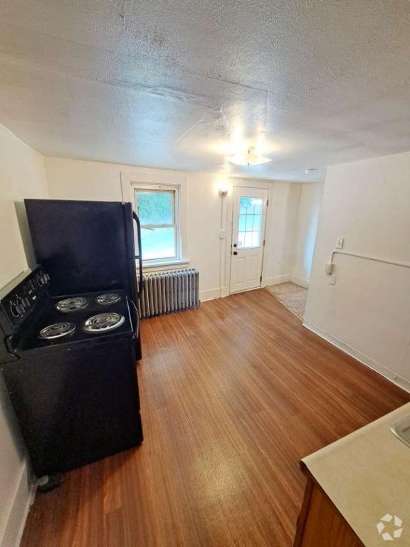 Building Photo - 501 Main St Rental