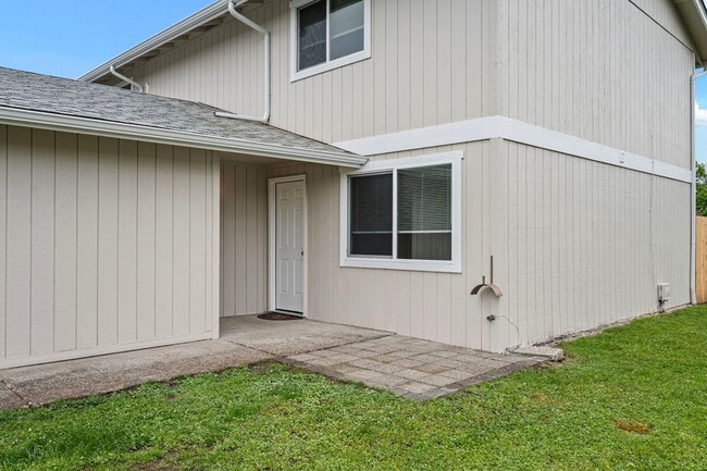 Photo - 2-Story Newly Remodeled 2-Bedroom, 1.5-Bath Duplex In Springfield!