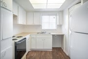 2BD, 2BA - 1,085SF - Kitchen