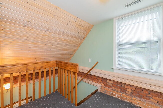 Unit entry - 218 Woodward Ave Unit Rear