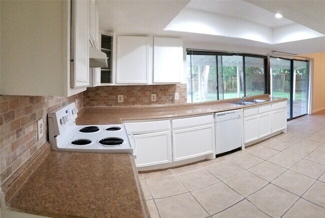 Photo - 15803 Danford Dr