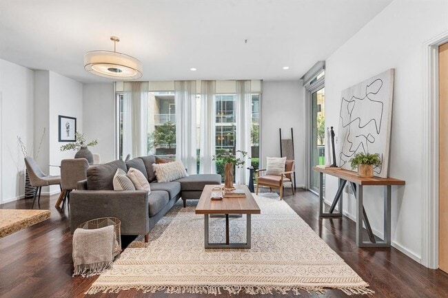 Building Photo - 1600 Barton Springs Rd Unit 5103