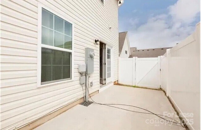 Photo - 7429 White Elm Ln