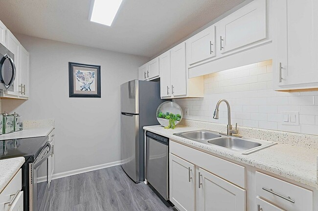 2G__5668_Web_Final - Timber Ridge Apartments