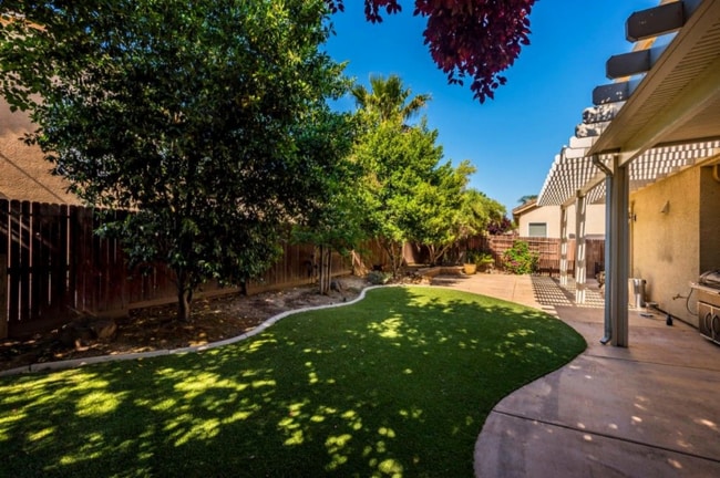 Photo - 1689 Markdale Ln