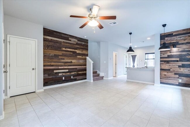 Photo - 126 Wainscot Oak Wy