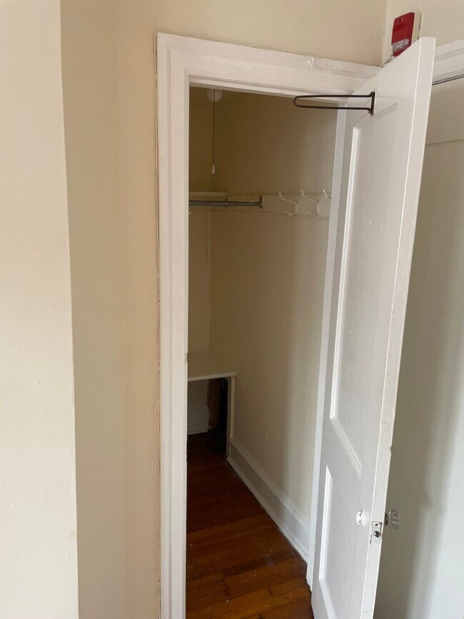 Photo - 4607-09 Cedar Ave.