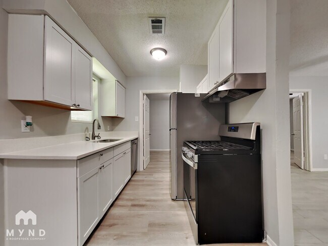 Photo - 9233 Nyssa St