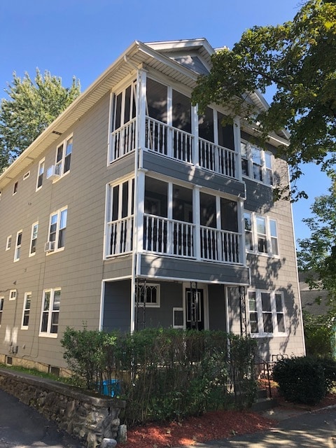 Building Photo - 53 Pilgrim Ave Unit First Floor