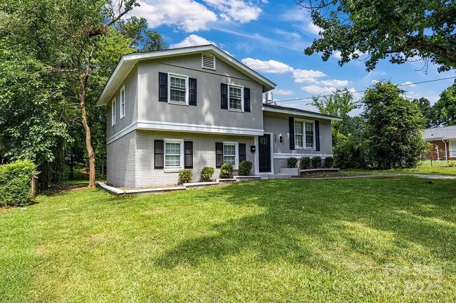 Photo - Room in House on Bilmark Ave