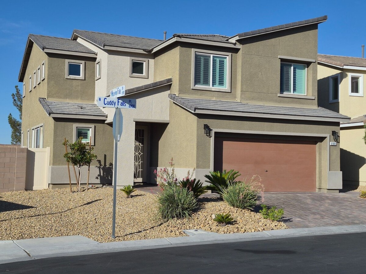 NW 4 bed 3 full bath Gated - NW 4 bed 3 full bath Gated