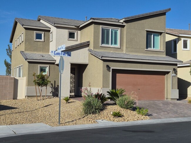 Building Photo - NW 4 bed 3 full bath Gated