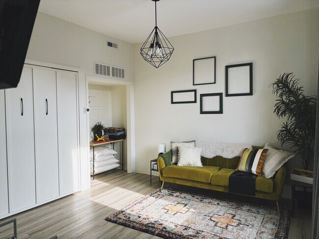 Photo - 100 State St N